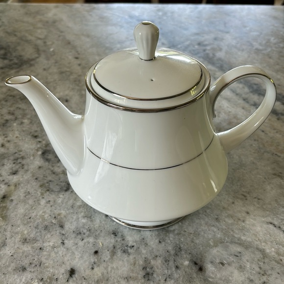 Noritake Spectrum Tea Pot, 38 Oz - Picture 5 of 5